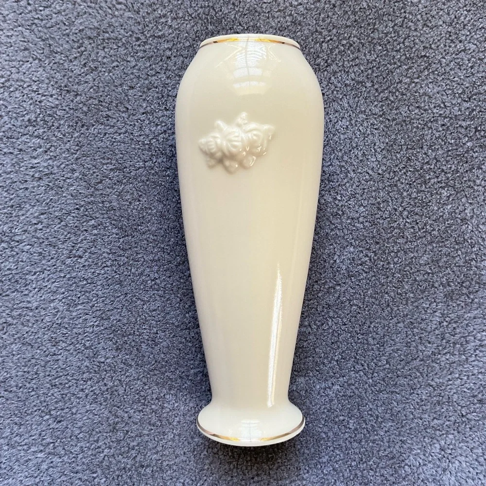 LENOX Rose Blossom Ivory 24 Karat Gold Trim Bud Vase 6